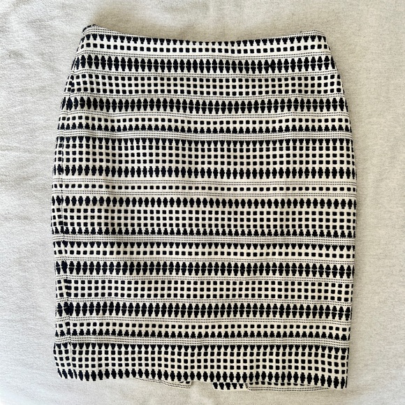 LOFT bohemian pencil skirt off-white and black size 2P - Picture 2 of 9